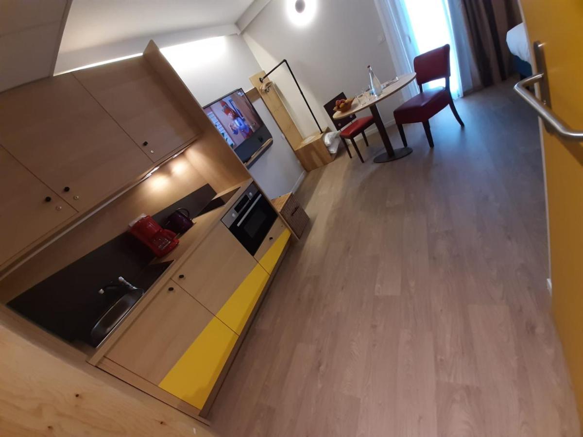 Greet Hotel Castets Coeur Des Landes Екстериор снимка