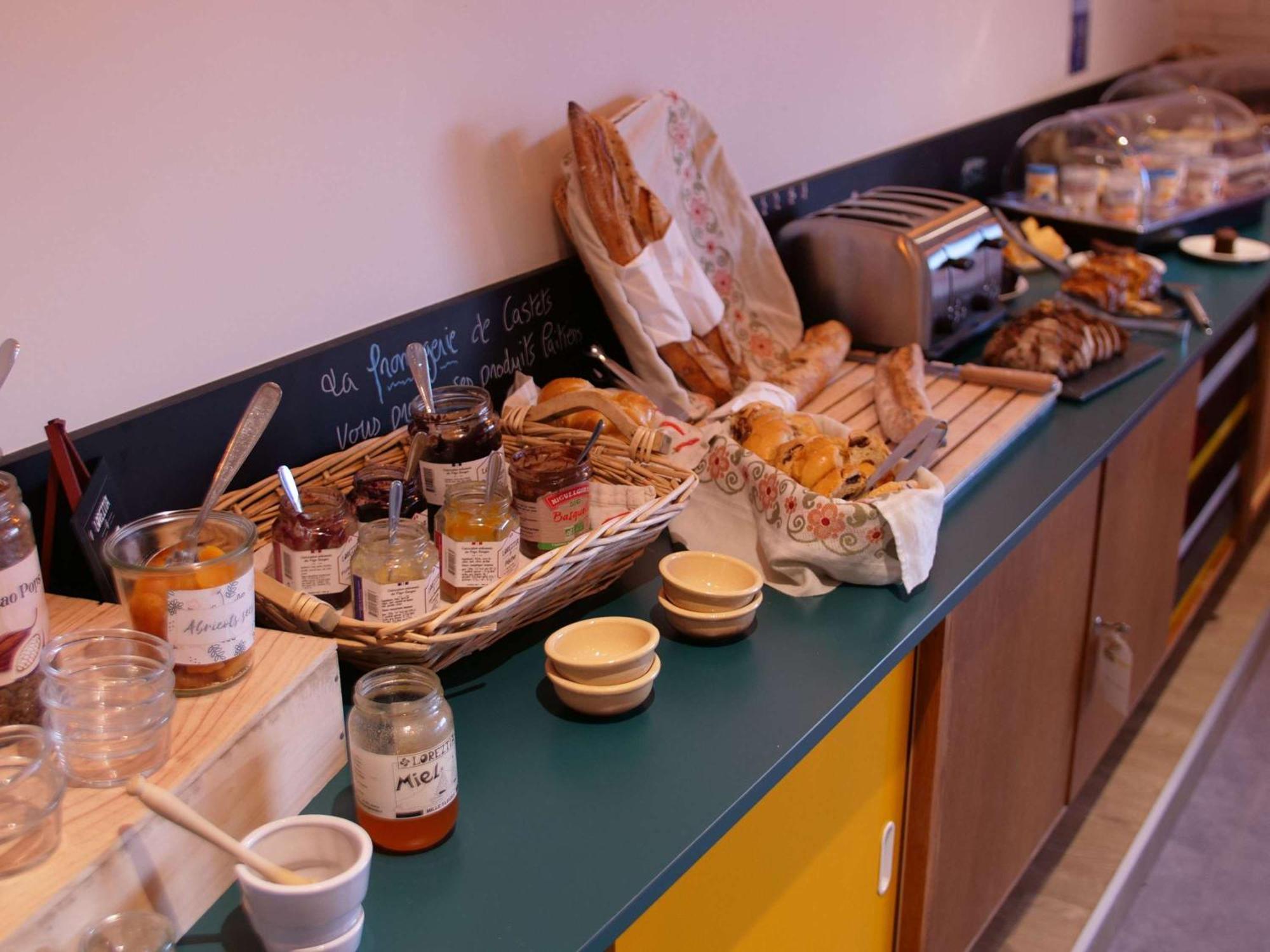 Greet Hotel Castets Coeur Des Landes Екстериор снимка