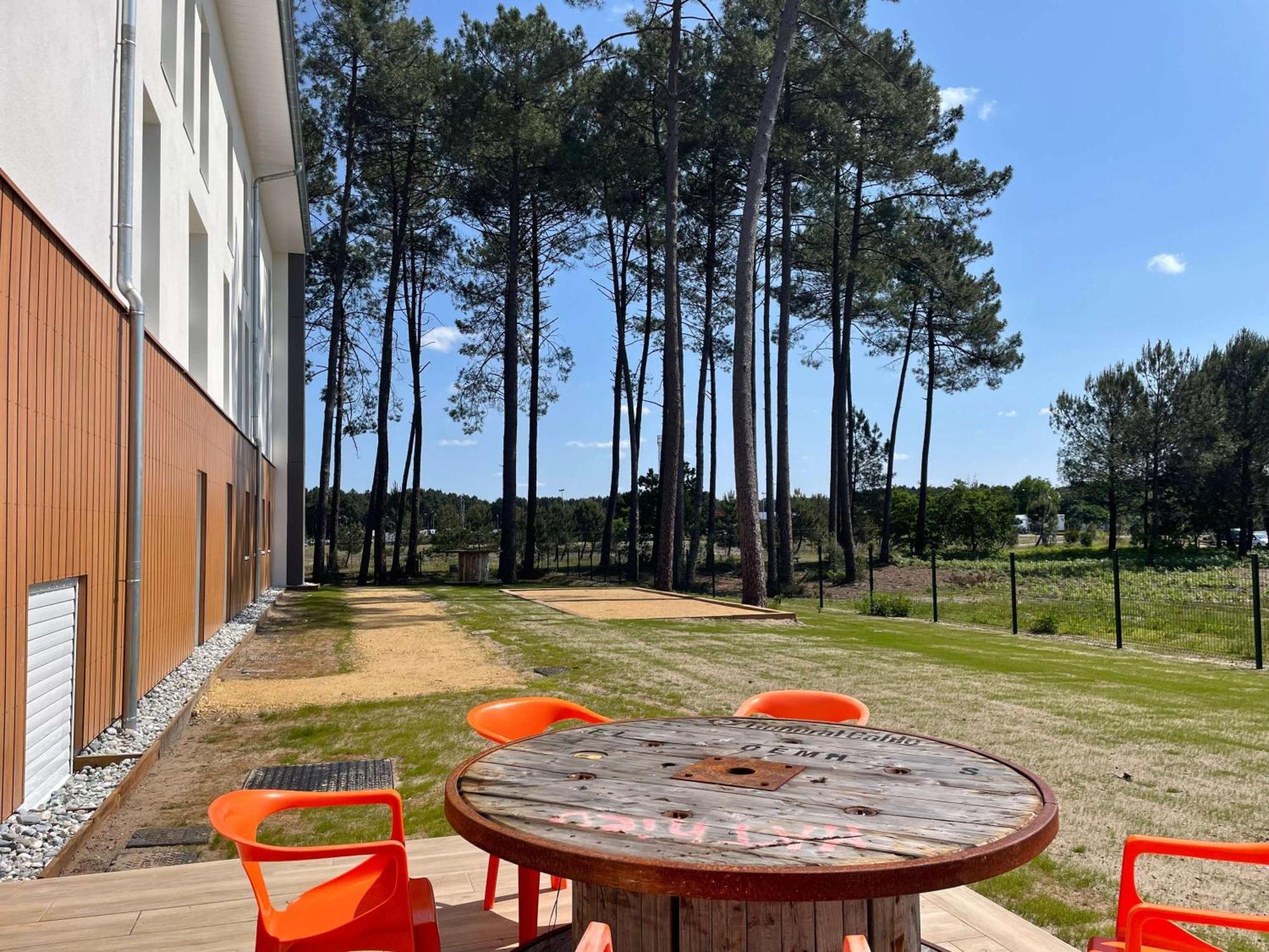 Greet Hotel Castets Coeur Des Landes Екстериор снимка